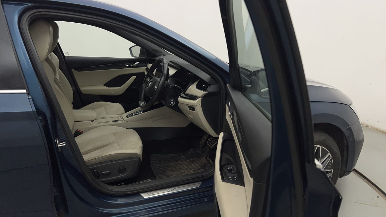 Used 2021 Skoda Octavia L&K 2.0 Petrol Automatic interior RIGHT SIDE FRONT DOOR CABIN VIEW