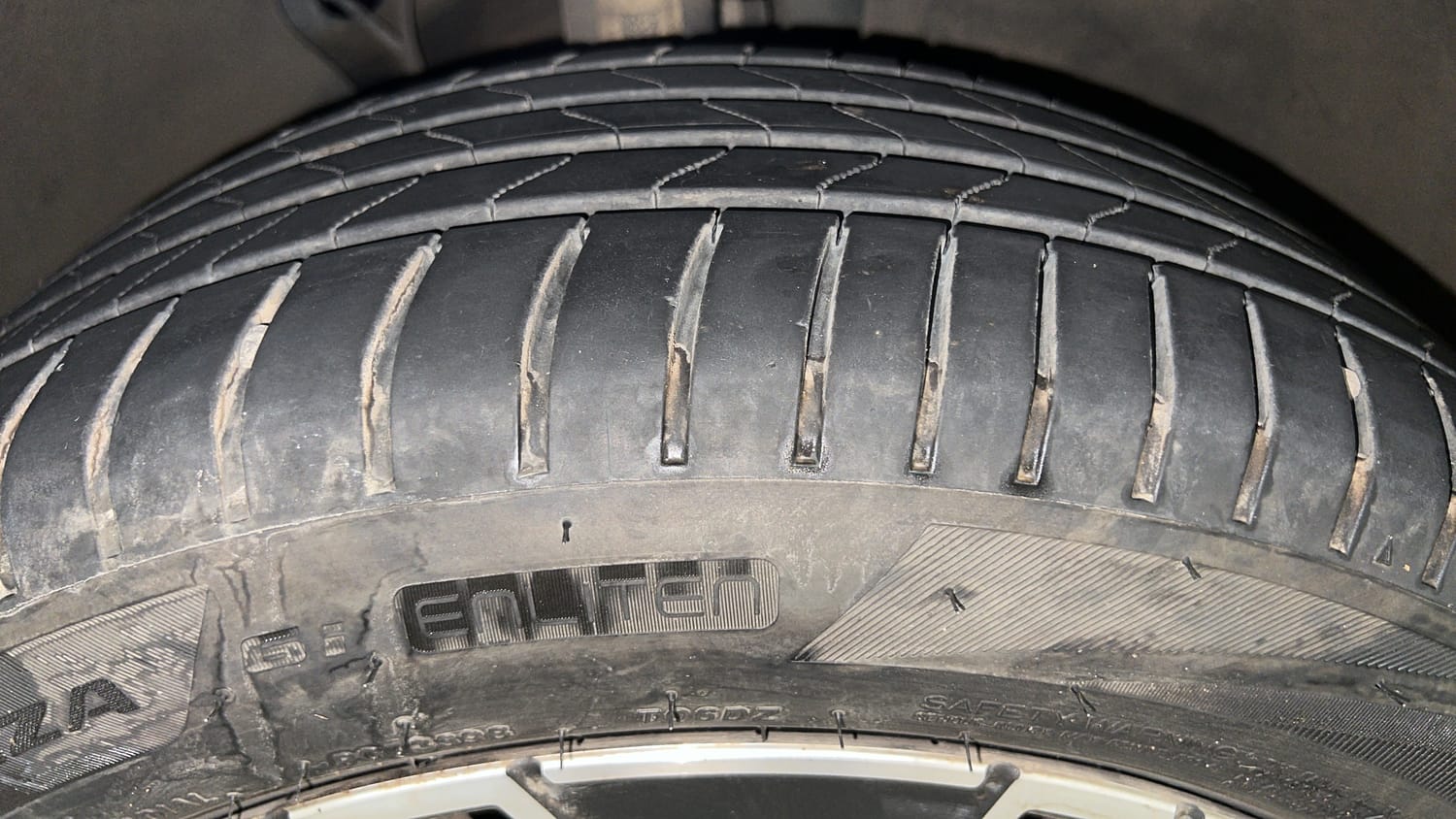 Used 2021 Skoda Octavia L&K 2.0 Petrol Automatic tyres RIGHT FRONT TYRE TREAD VIEW