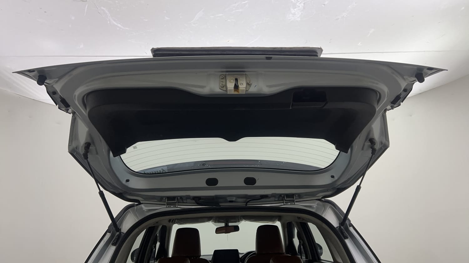 Used 2022 Maruti Suzuki Brezza Zxi Plus Dual Tone Petrol Manual interior DICKY DOOR OPEN VIEW