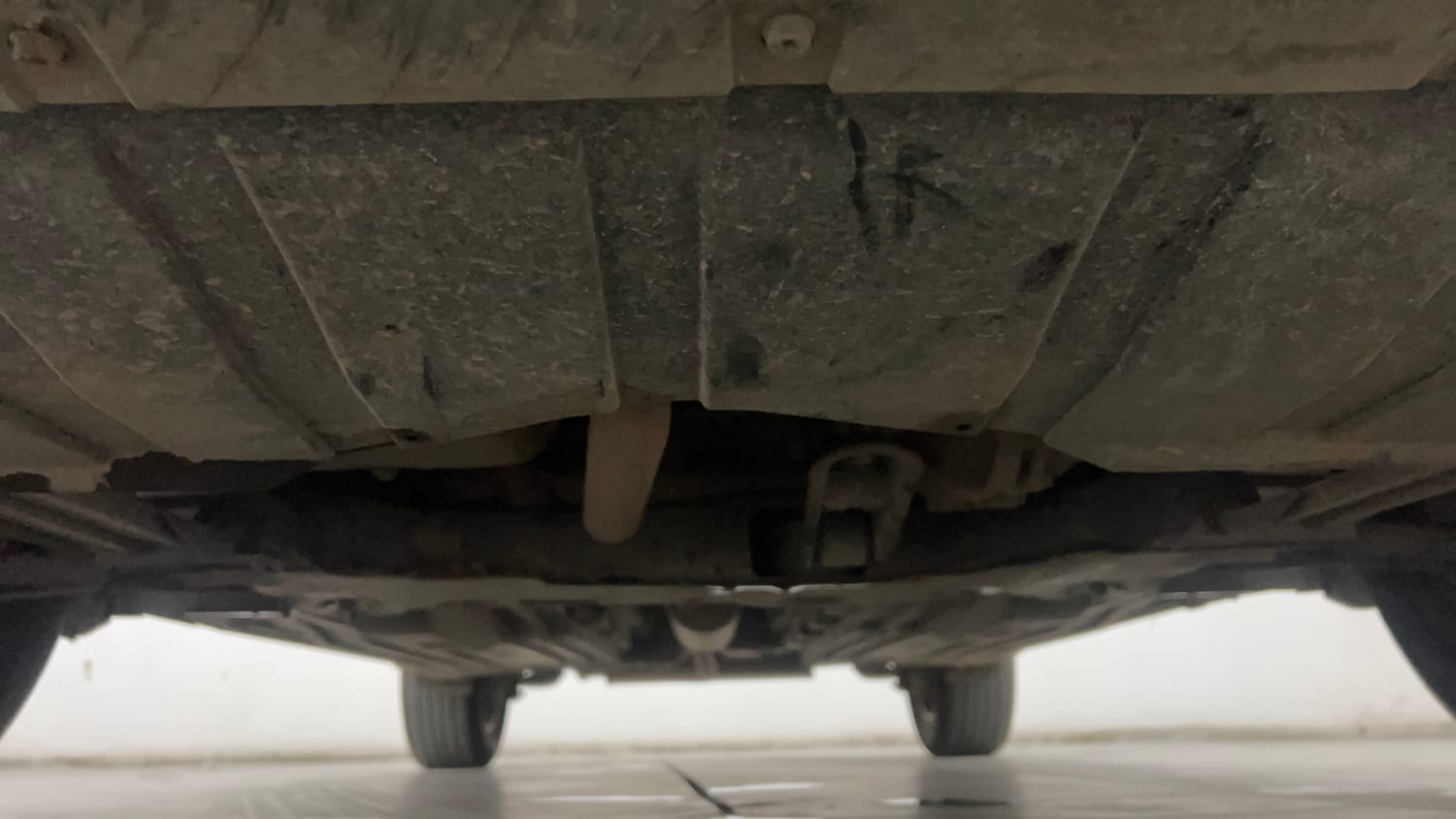 Used 2022 Maruti Suzuki Brezza Zxi Plus Dual Tone Petrol Manual extra FRONT LEFT UNDERBODY VIEW