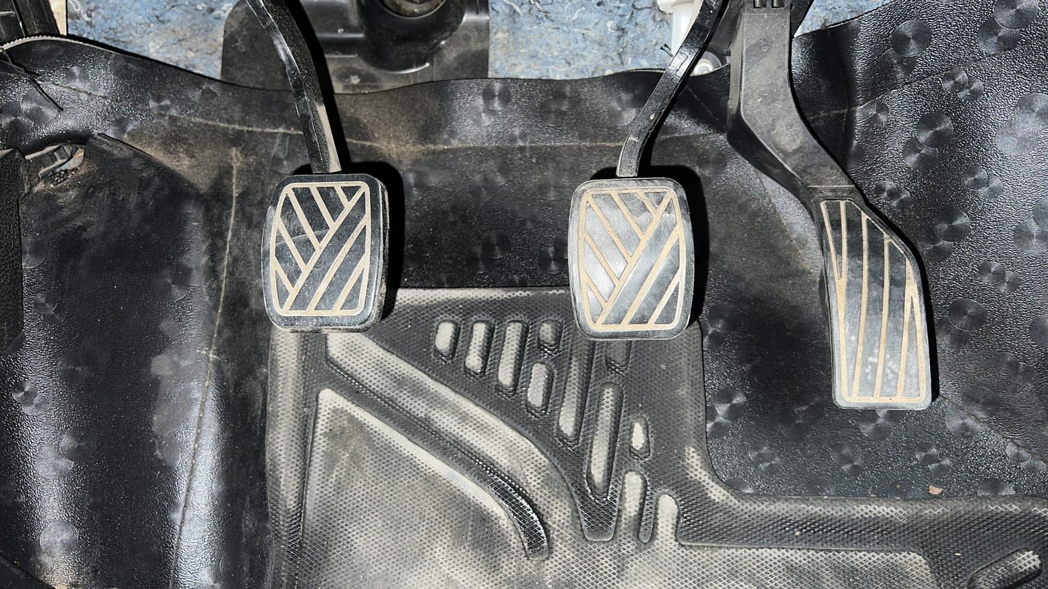 Used 2022 Maruti Suzuki Brezza Zxi Plus Dual Tone Petrol Manual interior PEDALS VIEW