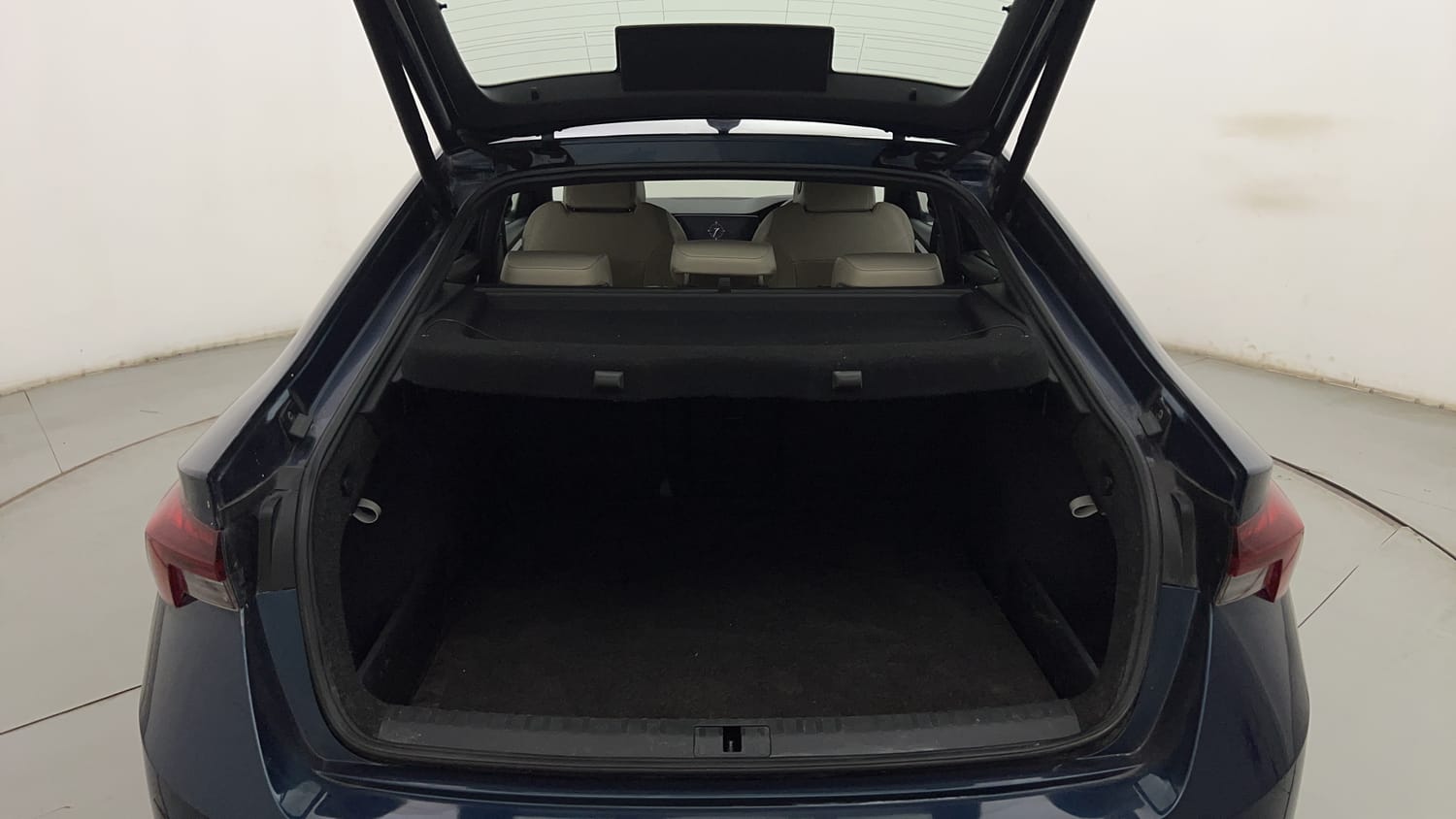Used 2021 Skoda Octavia L&K 2.0 Petrol Automatic interior DICKY INSIDE VIEW