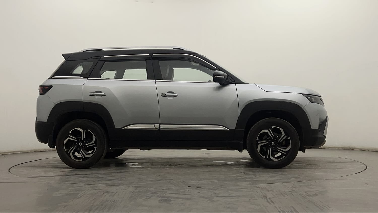 Used 2022 Maruti Suzuki Brezza Zxi Plus Dual Tone Petrol Manual exterior RIGHT SIDE VIEW