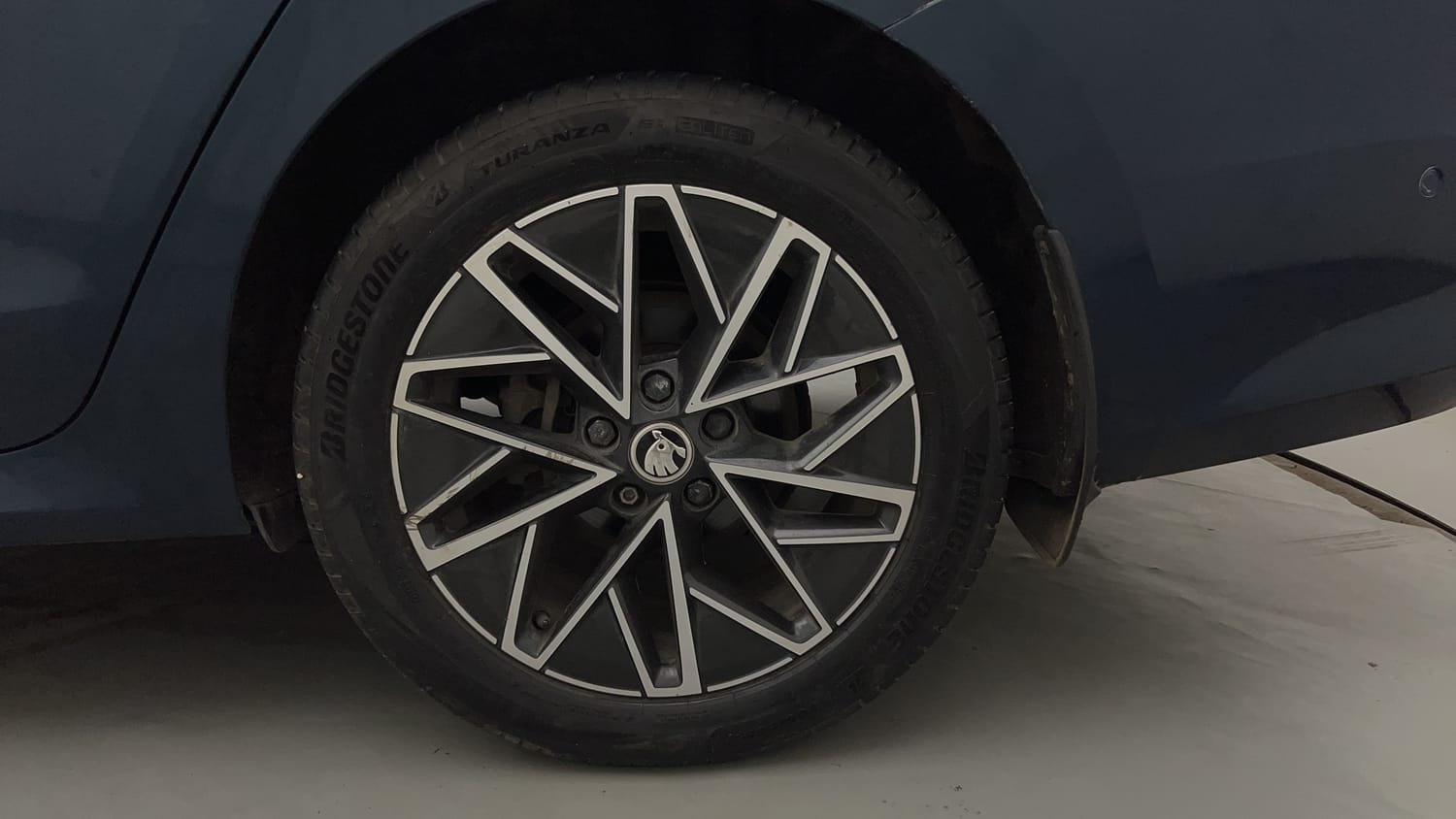 Used 2021 Skoda Octavia L&K 2.0 Petrol Automatic tyres LEFT REAR TYRE RIM VIEW