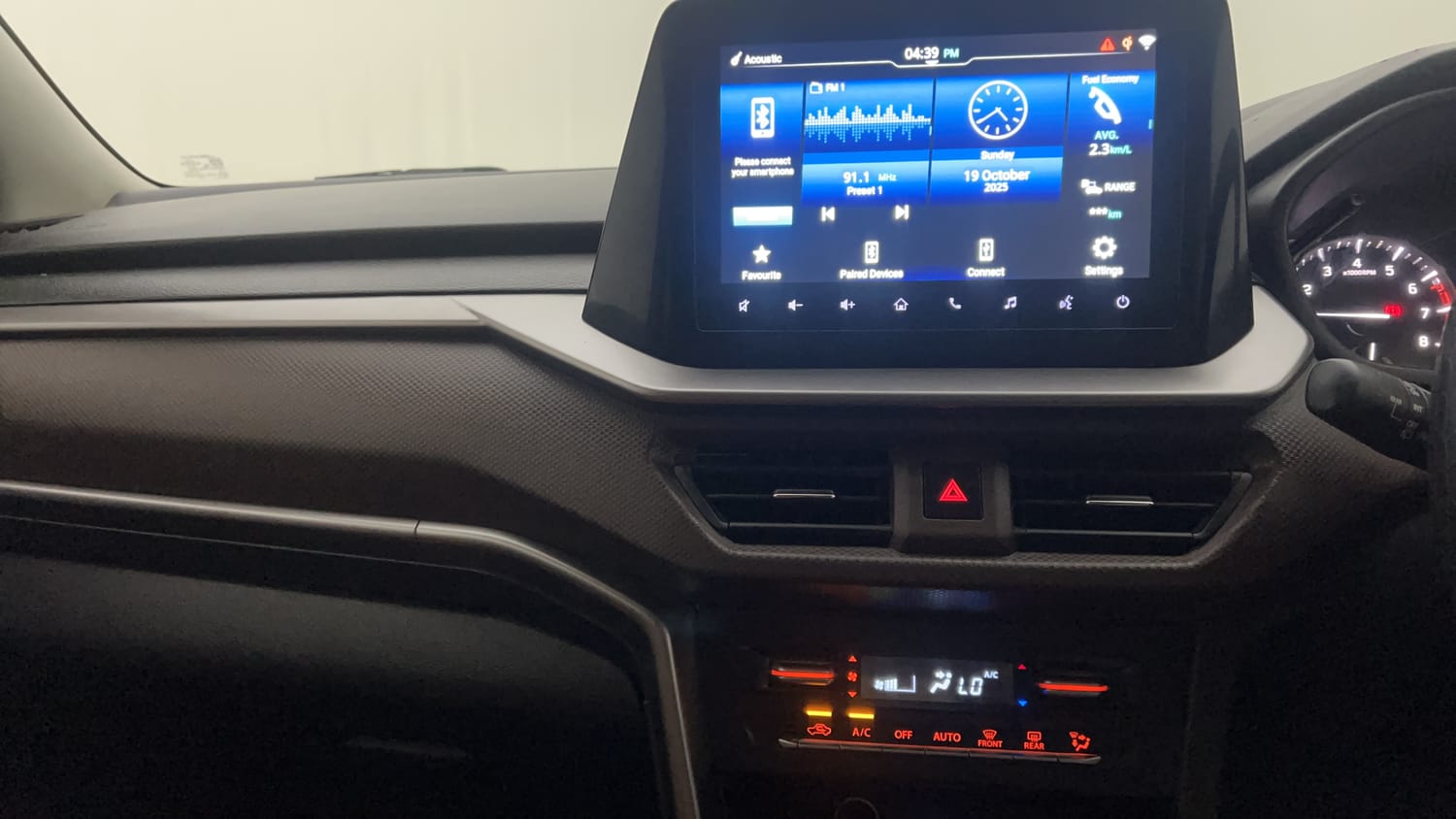 Used 2022 Maruti Suzuki Brezza Zxi Plus Dual Tone Petrol Manual interior MUSIC SYSTEM & AC CONTROL VIEW