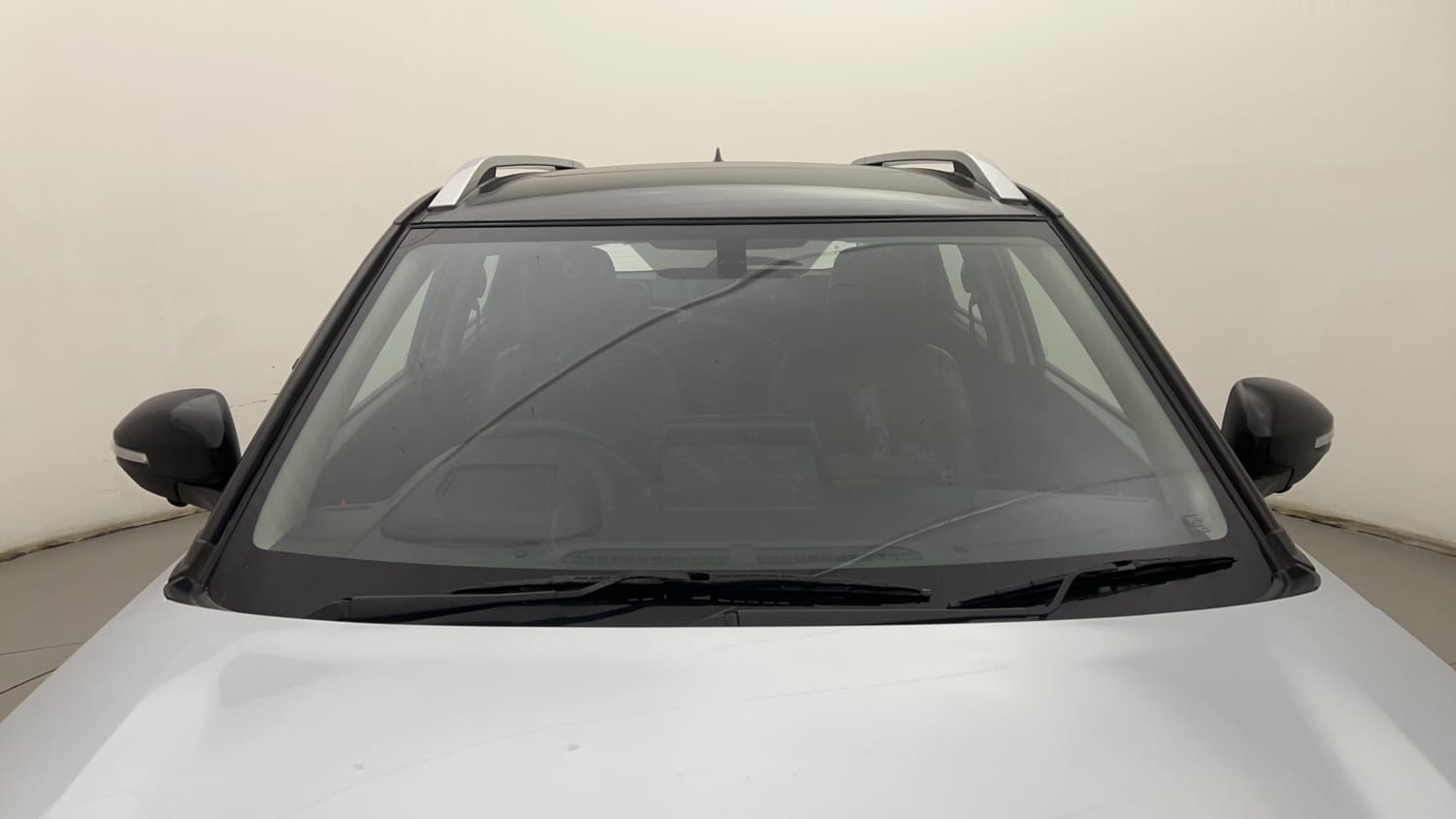 Used 2022 Maruti Suzuki Brezza Zxi Plus Dual Tone Petrol Manual exterior FRONT WINDSHIELD VIEW