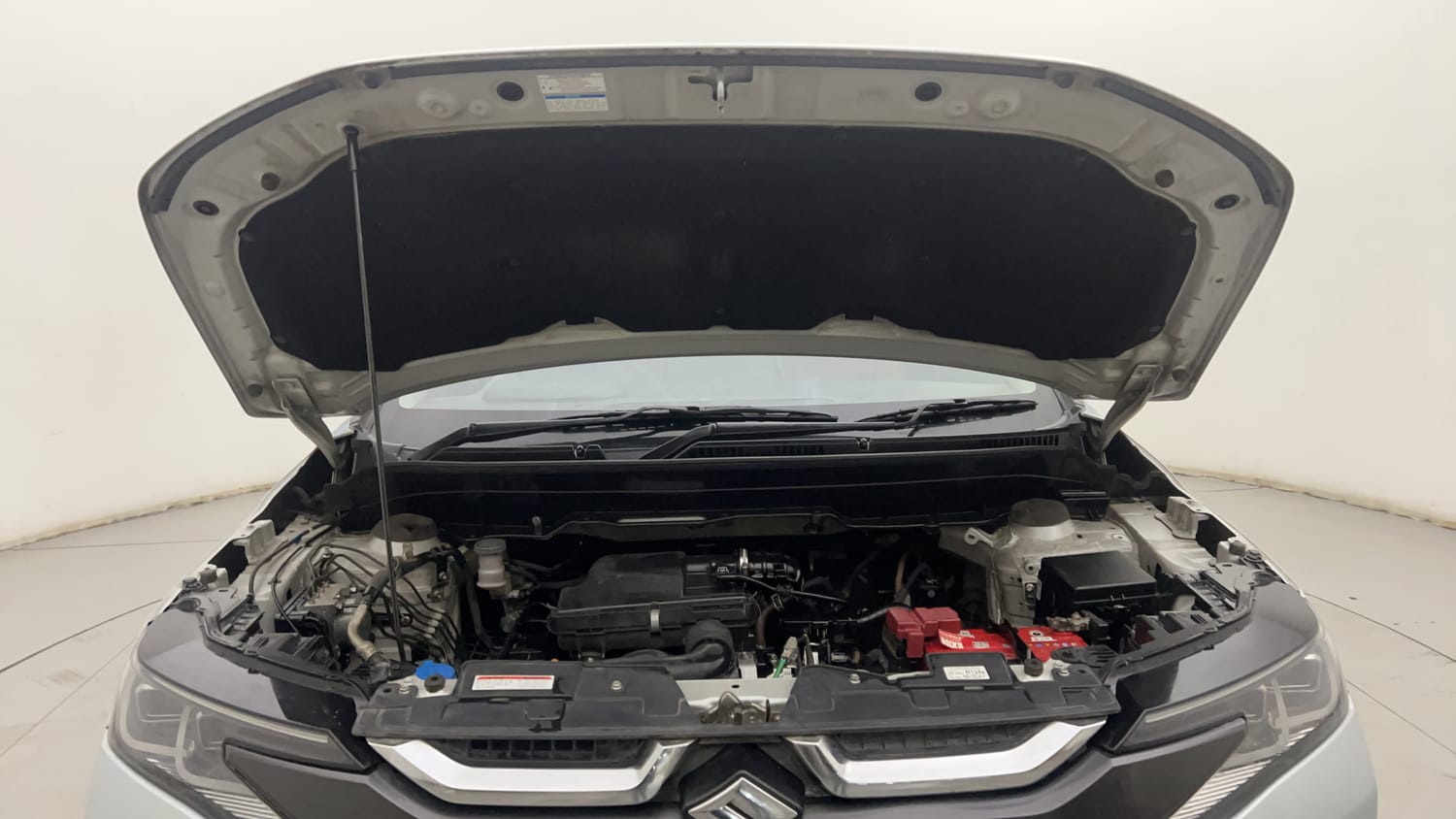 Used 2022 Maruti Suzuki Brezza Zxi Plus Dual Tone Petrol Manual engine ENGINE & BONNET OPEN FRONT VIEW