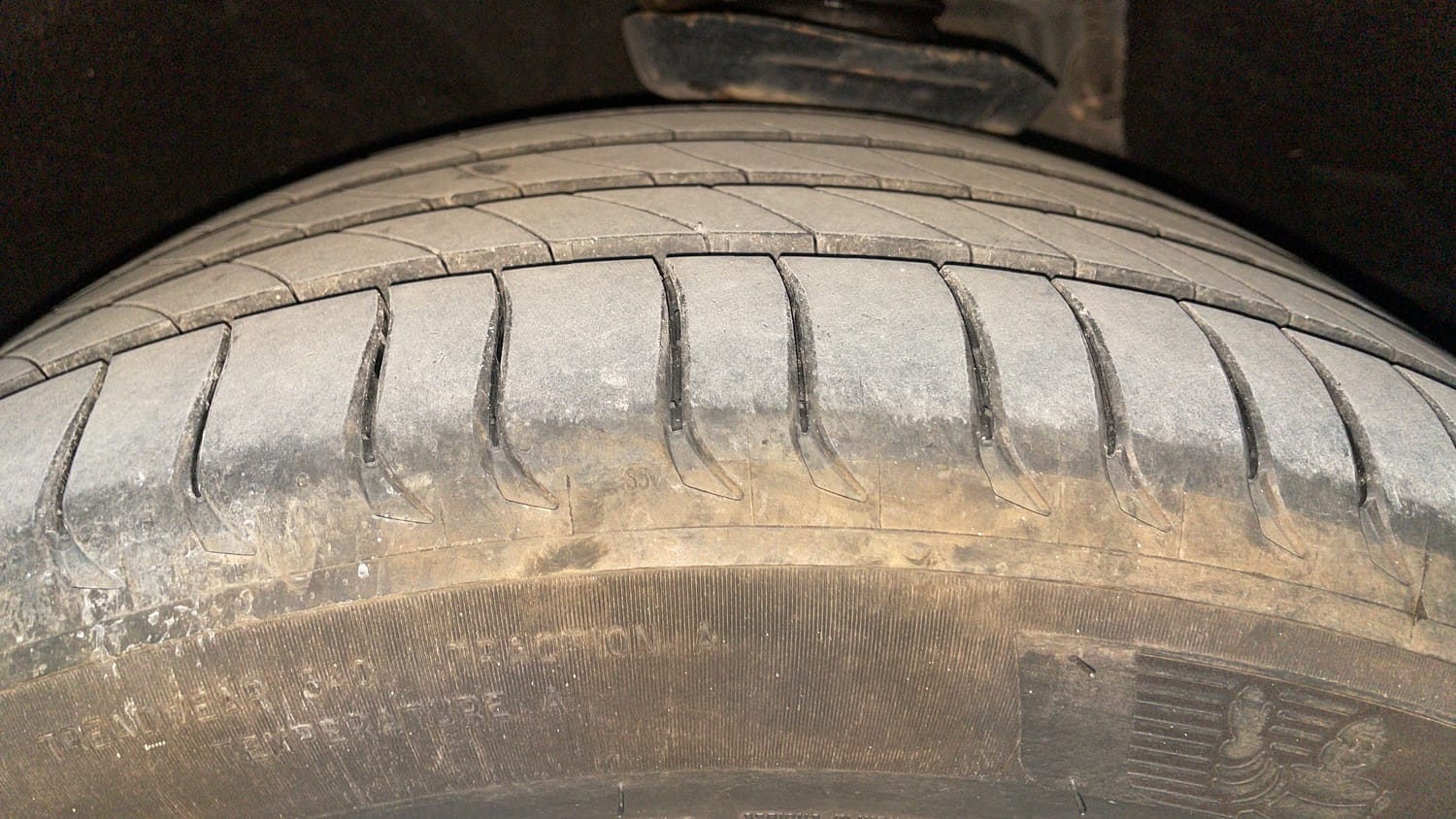 Used 2018 Audi Q3 30 TFSI Premium Petrol Automatic tyres LEFT FRONT TYRE TREAD VIEW