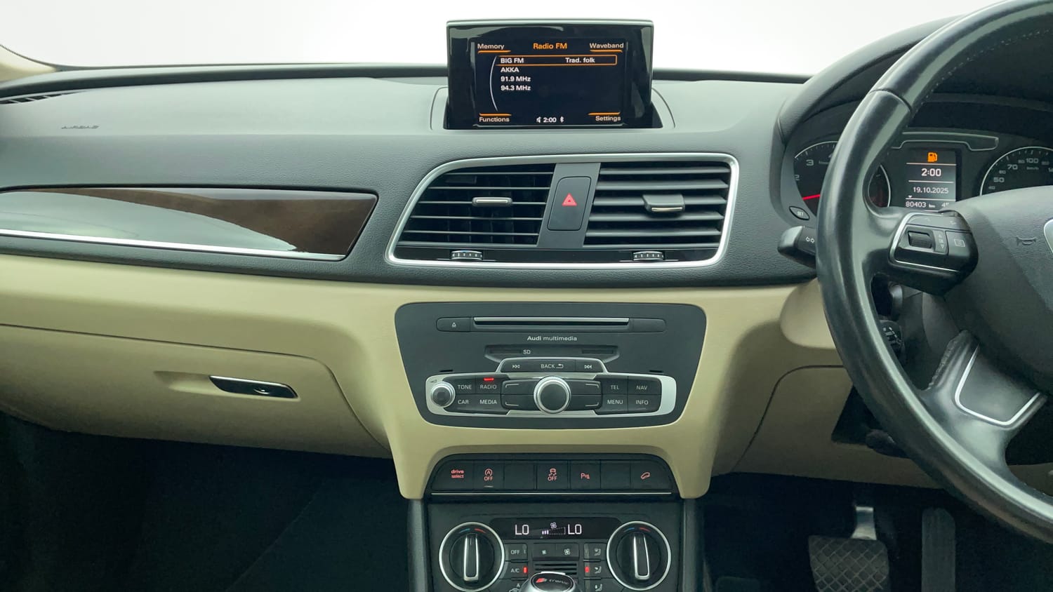 Used 2018 Audi Q3 30 TFSI Premium Petrol Automatic interior MUSIC SYSTEM & AC CONTROL VIEW