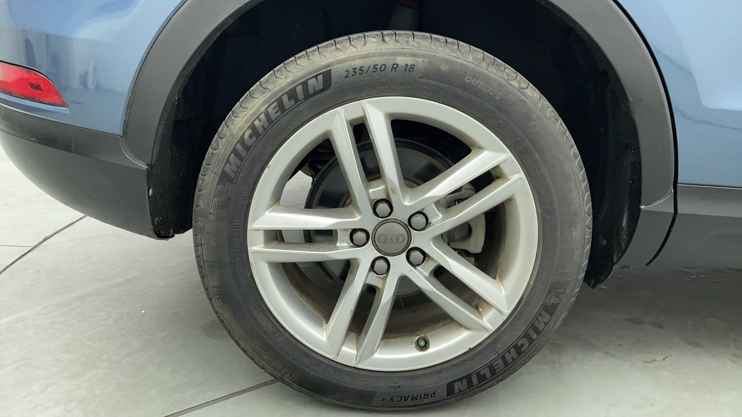 Used 2018 Audi Q3 30 TFSI Premium Petrol Automatic tyres RIGHT REAR TYRE RIM VIEW