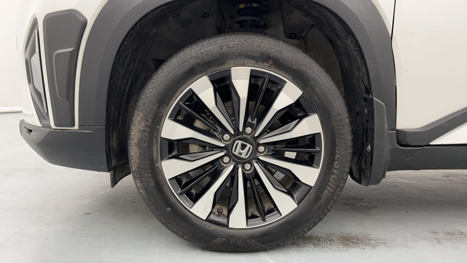 Used 2024 Honda Elevate ZX MT Petrol Manual tyres LEFT FRONT TYRE RIM VIEW
