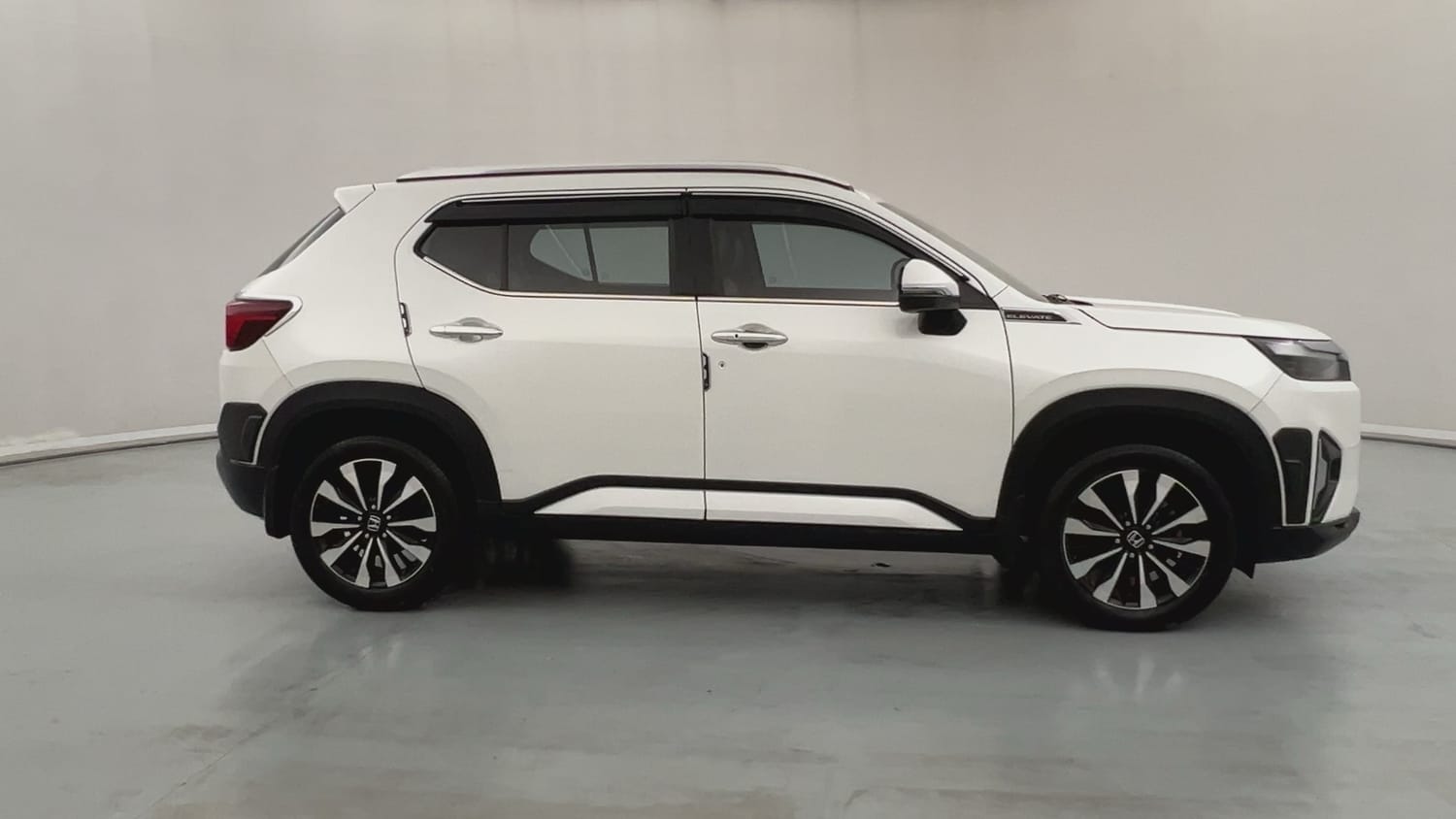 Used 2024 Honda Elevate ZX MT Petrol Manual exterior RIGHT SIDE VIEW