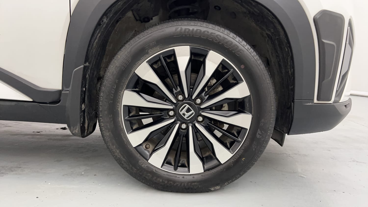 Used 2024 Honda Elevate ZX MT Petrol Manual tyres RIGHT FRONT TYRE RIM VIEW