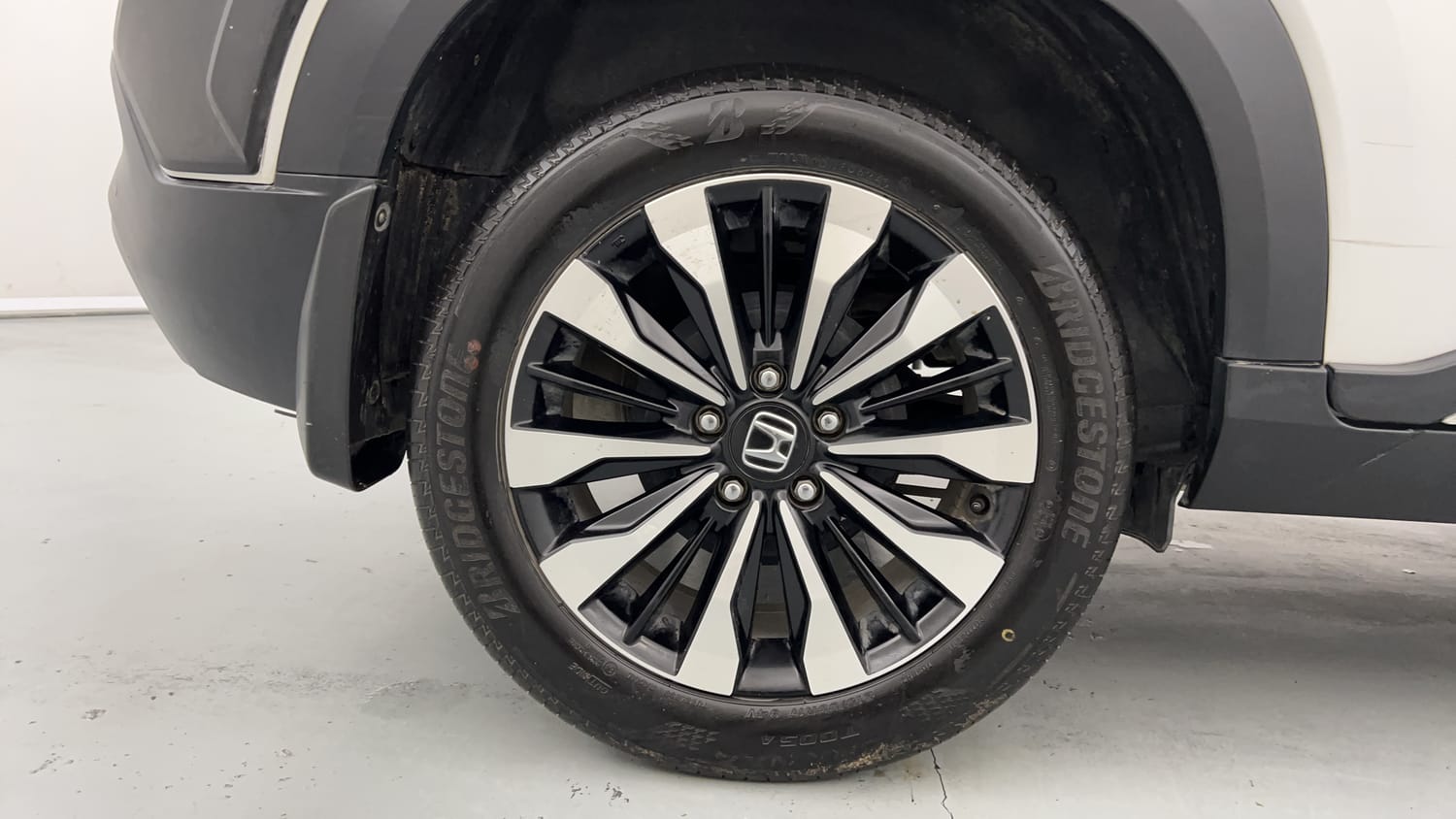Used 2024 Honda Elevate ZX MT Petrol Manual tyres RIGHT REAR TYRE RIM VIEW