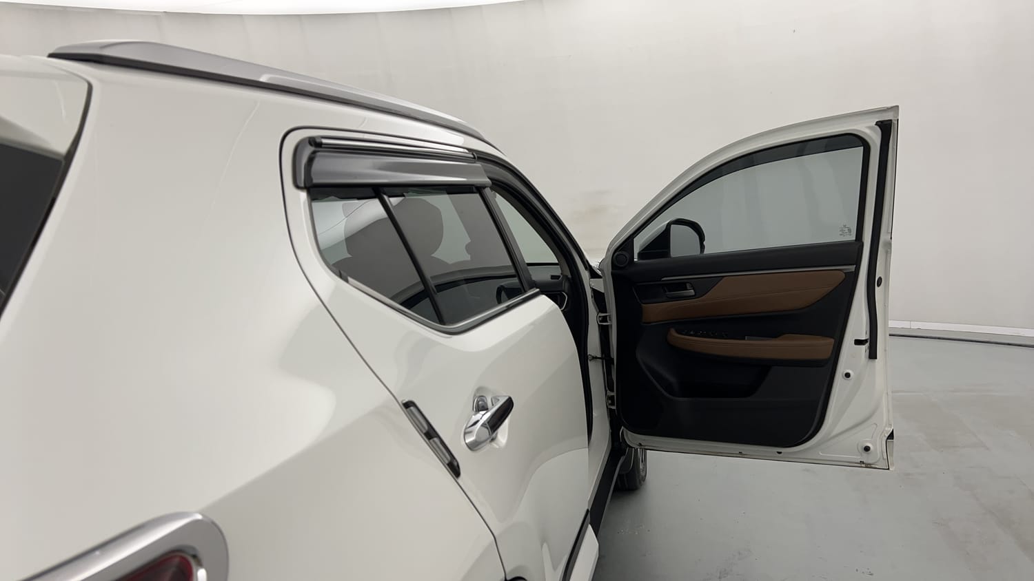 Used 2024 Honda Elevate ZX MT Petrol Manual interior RIGHT FRONT DOOR OPEN VIEW