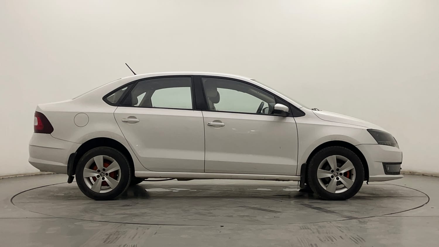 Used 2018 Skoda Rapid Style 1.5 TDI AT Diesel Automatic exterior RIGHT SIDE VIEW