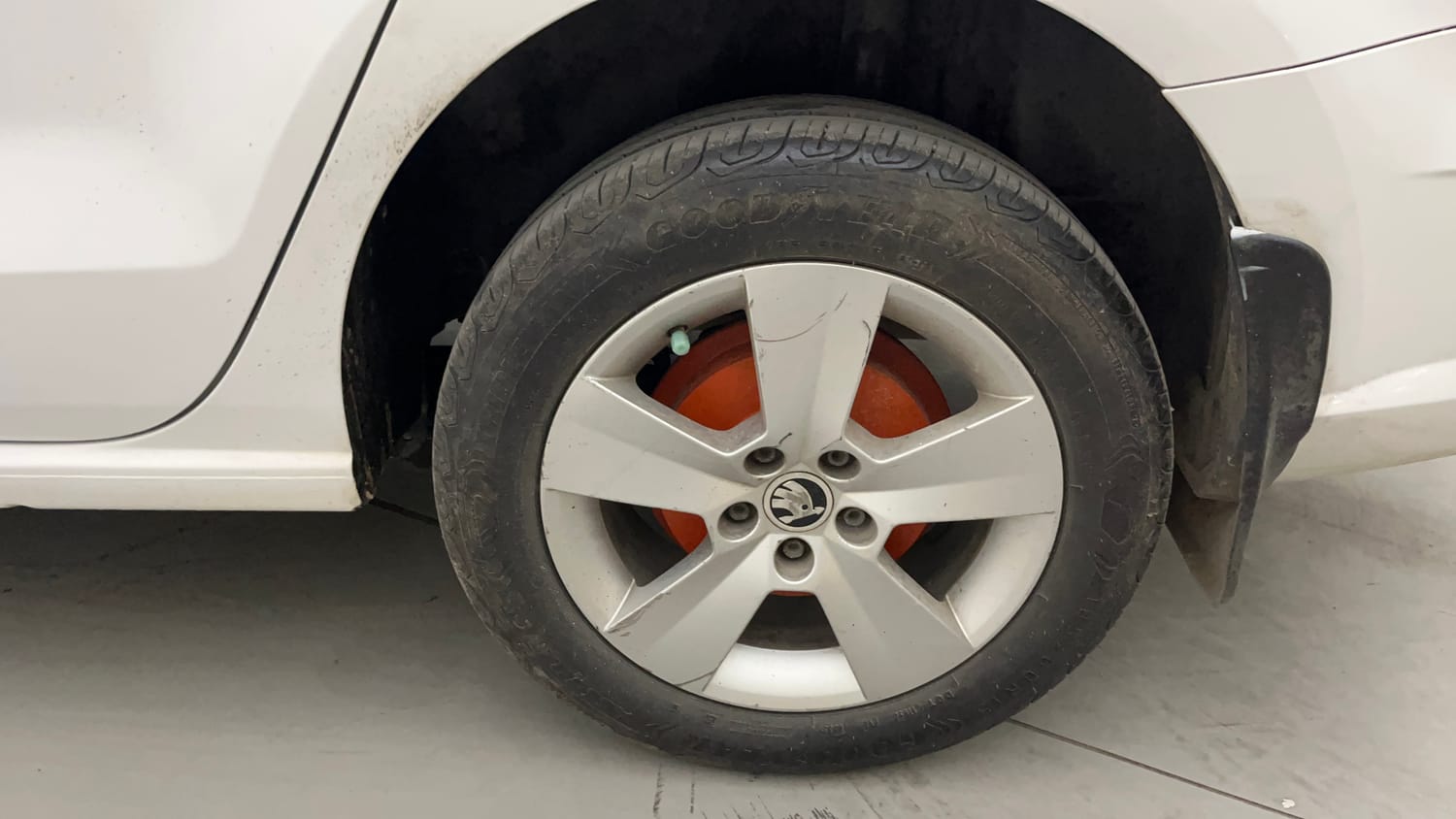Used 2018 Skoda Rapid Style 1.5 TDI AT Diesel Automatic tyres LEFT REAR TYRE RIM VIEW