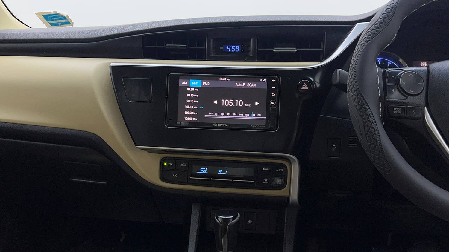 Used 2019 Toyota Corolla Altis VL CVT Petrol Petrol Automatic interior MUSIC SYSTEM & AC CONTROL VIEW