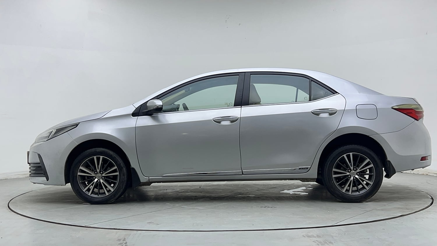 Used 2019 Toyota Corolla Altis VL CVT Petrol Petrol Automatic exterior LEFT SIDE VIEW