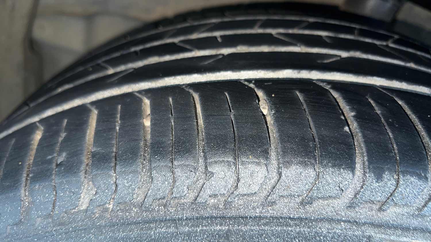 Used 2019 Toyota Corolla Altis VL CVT Petrol Petrol Automatic tyres LEFT FRONT TYRE TREAD VIEW