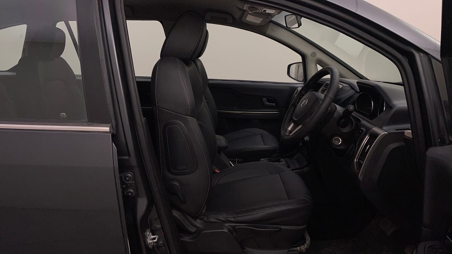 Used 2017 Tata Hexa XTA 4x2 6 STR Diesel Automatic interior RIGHT SIDE FRONT DOOR CABIN VIEW
