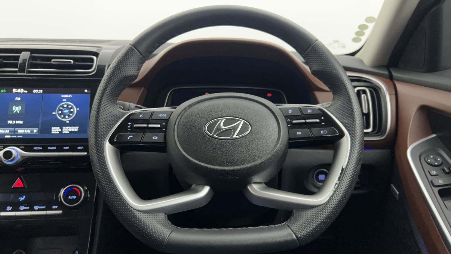 Used 2022 Hyundai Alcazar Platinum 7 STR 2.0 Petrol Petrol Manual interior STEERING VIEW