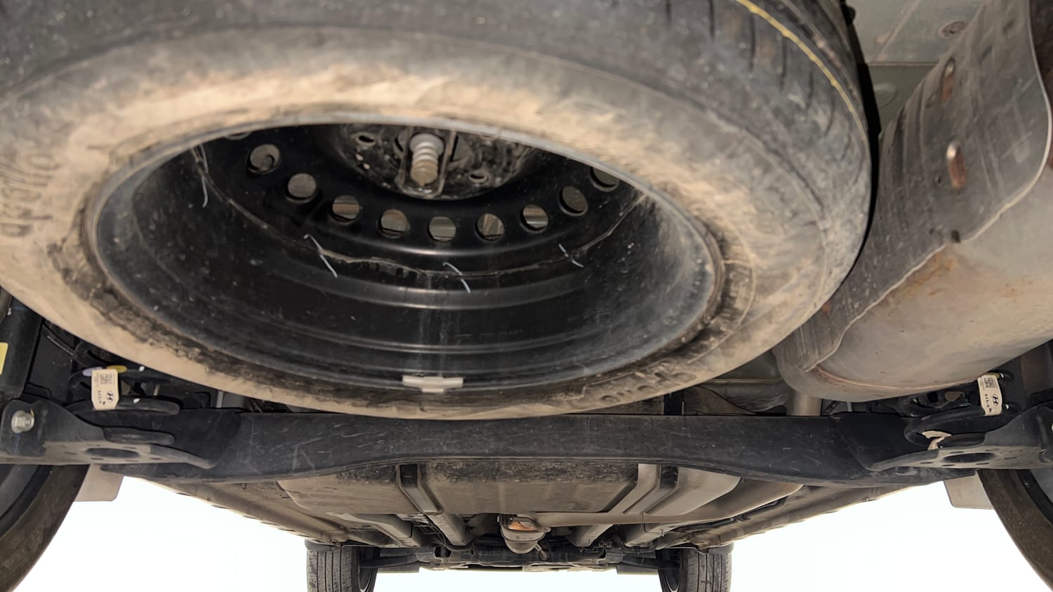 Used 2022 Hyundai Alcazar Platinum 7 STR 2.0 Petrol Petrol Manual extra REAR UNDERBODY VIEW (TAKEN FROM REAR)
