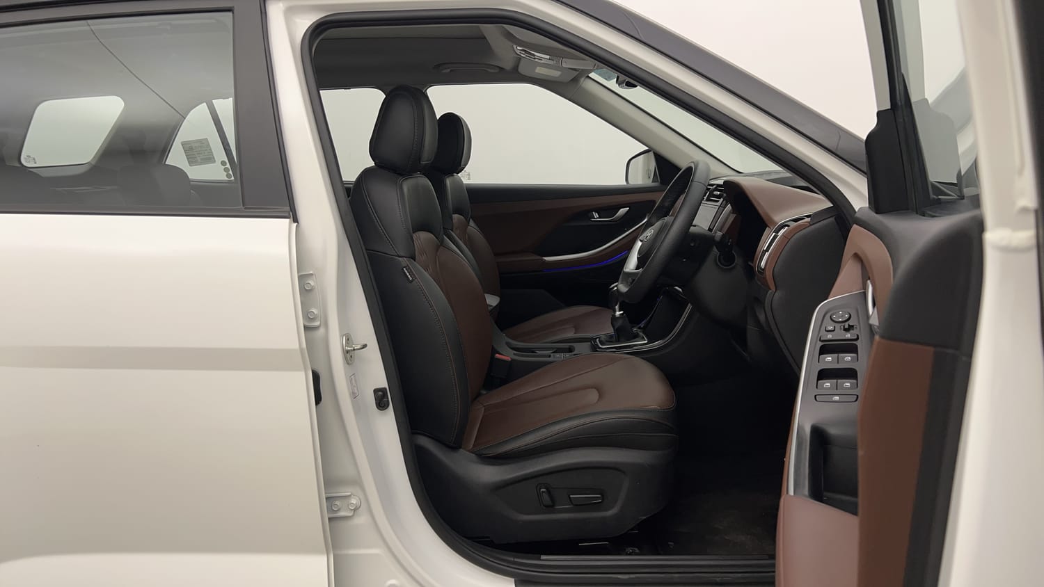 Used 2022 Hyundai Alcazar Platinum 7 STR 2.0 Petrol Petrol Manual interior RIGHT SIDE FRONT DOOR CABIN VIEW