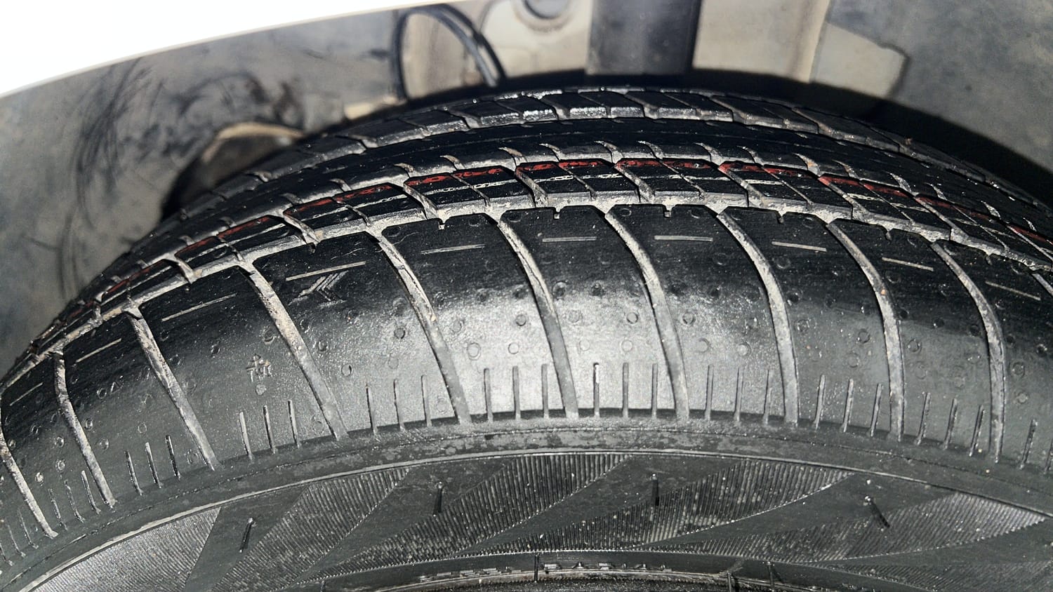 Used 2023 Tata Tiago XT Petrol Manual tyres LEFT FRONT TYRE TREAD VIEW