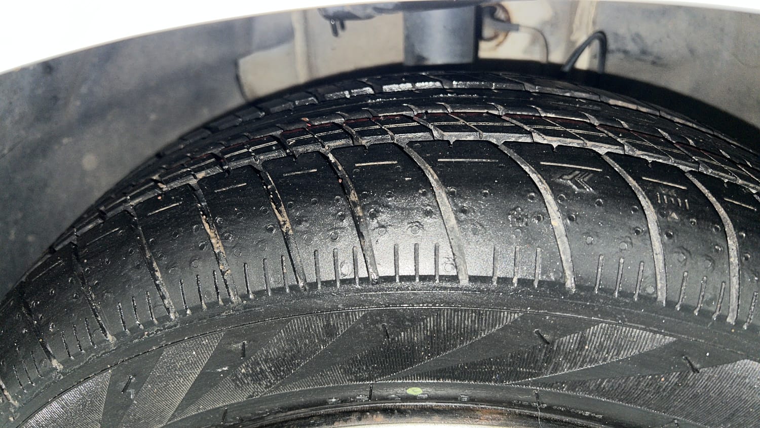 Used 2023 Tata Tiago XT Petrol Manual tyres RIGHT FRONT TYRE TREAD VIEW