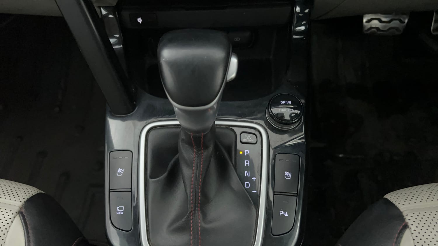 Used 2020 Kia Seltos GTX Plus DCT 1.4 Petrol Automatic interior GEAR  KNOB VIEW