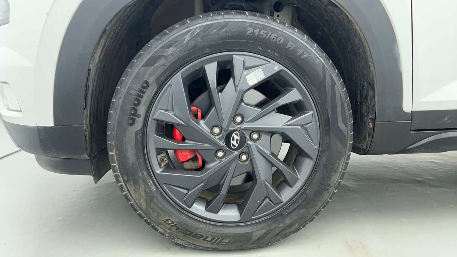 Used 2024 Hyundai Creta SX (O) 1.5 Diesel AT Knight Edition Diesel Automatic tyres LEFT FRONT TYRE RIM VIEW