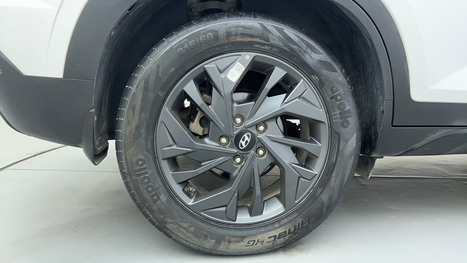 Used 2024 Hyundai Creta SX (O) 1.5 Diesel AT Knight Edition Diesel Automatic tyres RIGHT REAR TYRE RIM VIEW