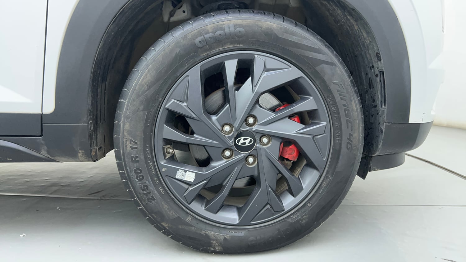 Used 2024 Hyundai Creta SX (O) 1.5 Diesel AT Knight Edition Diesel Automatic tyres RIGHT FRONT TYRE RIM VIEW