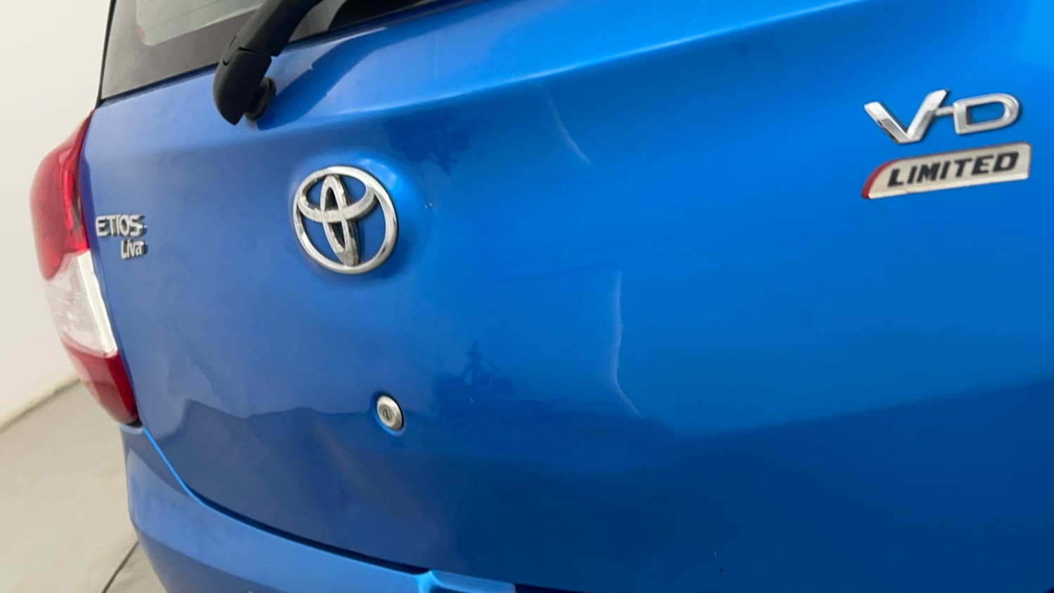 Used 2016 Toyota Etios Liva VD Diesel Manual dents MINOR SCRATCH