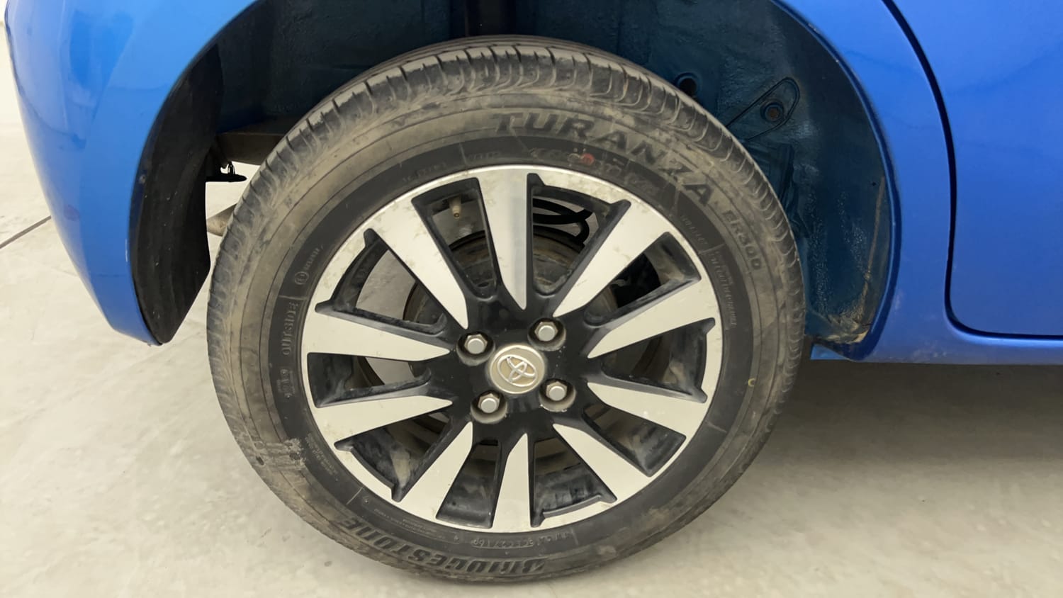 Used 2016 Toyota Etios Liva VD Diesel Manual tyres RIGHT REAR TYRE RIM VIEW