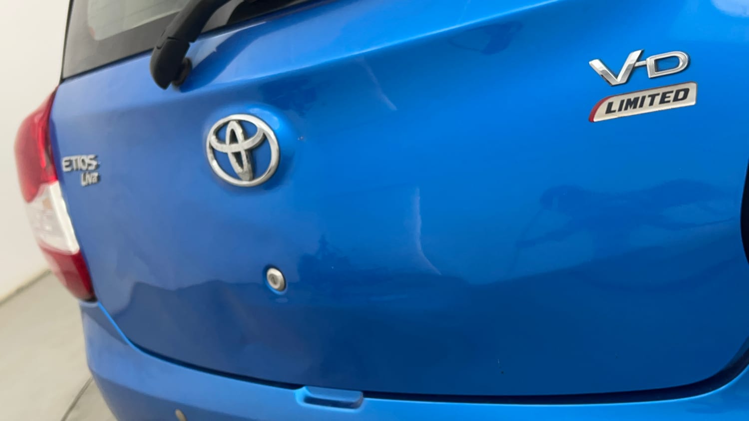 Used 2016 Toyota Etios Liva VD Diesel Manual dents MINOR DENT