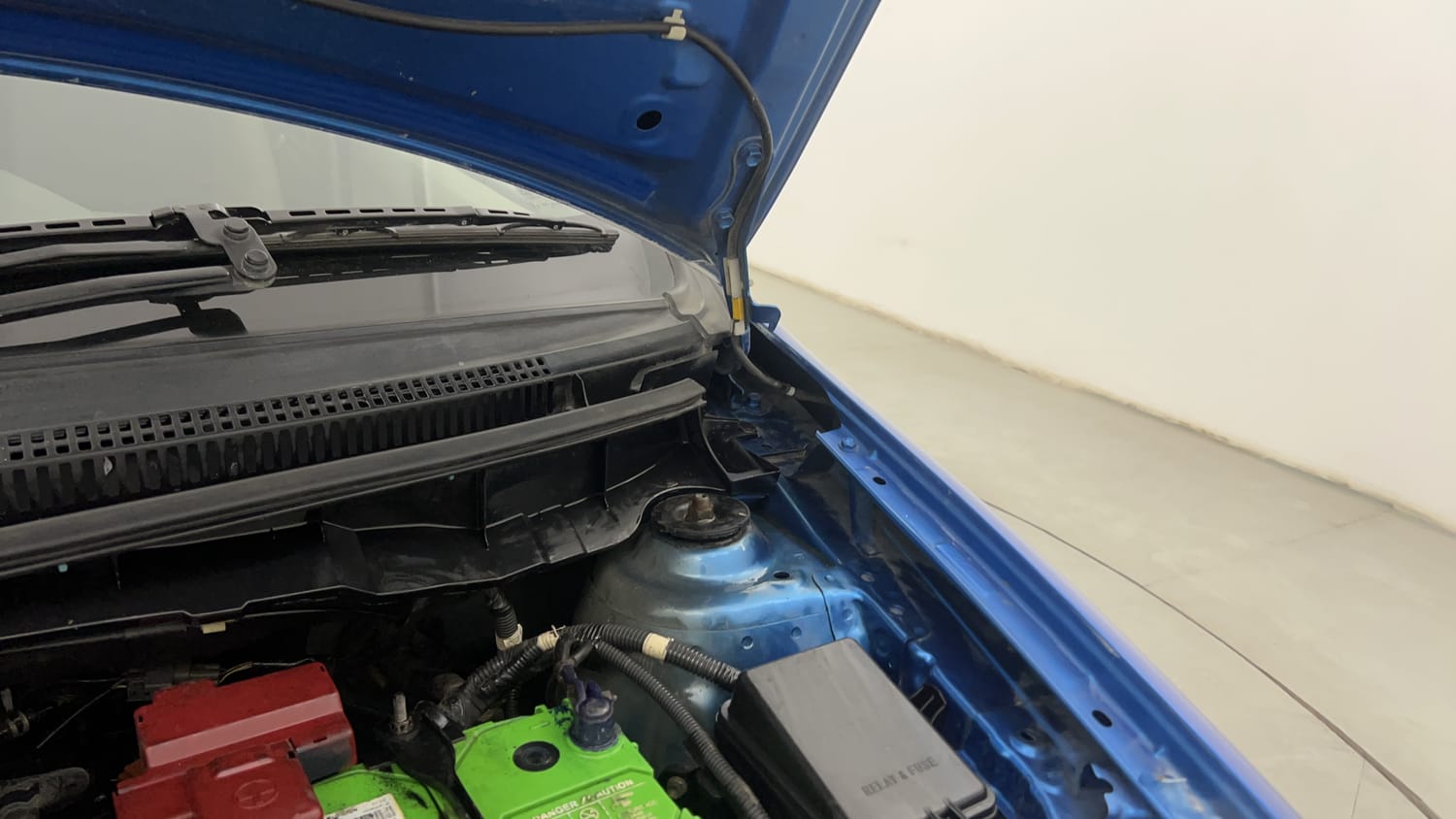 Used 2016 Toyota Etios Liva VD Diesel Manual engine ENGINE LEFT SIDE HINGE & APRON VIEW