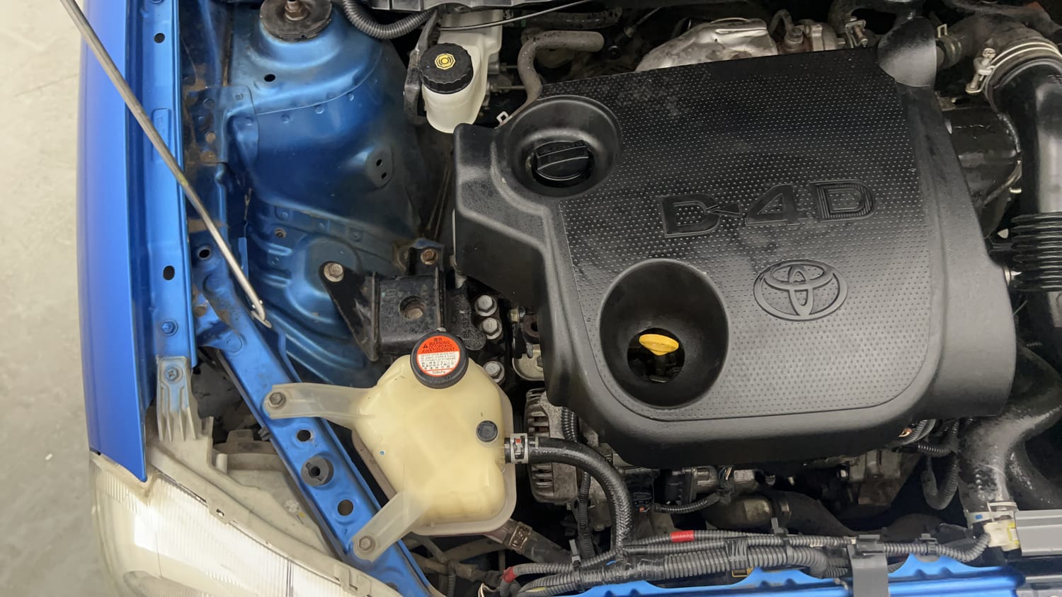 Used 2016 Toyota Etios Liva VD Diesel Manual engine ENGINE RIGHT SIDE VIEW