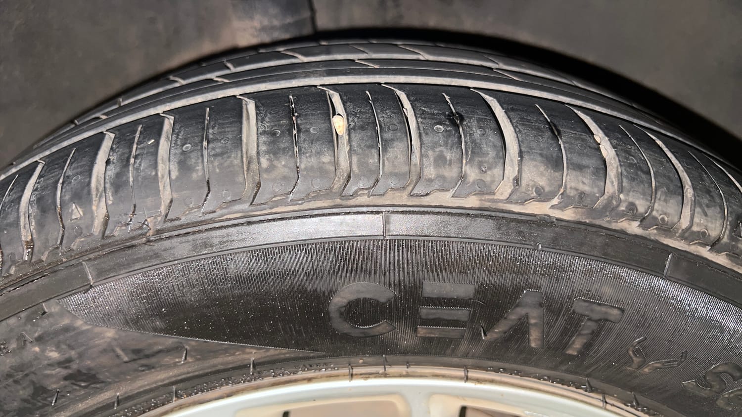 Used 2017 Nissan Sunny XV CVT Petrol Automatic tyres RIGHT REAR TYRE TREAD VIEW