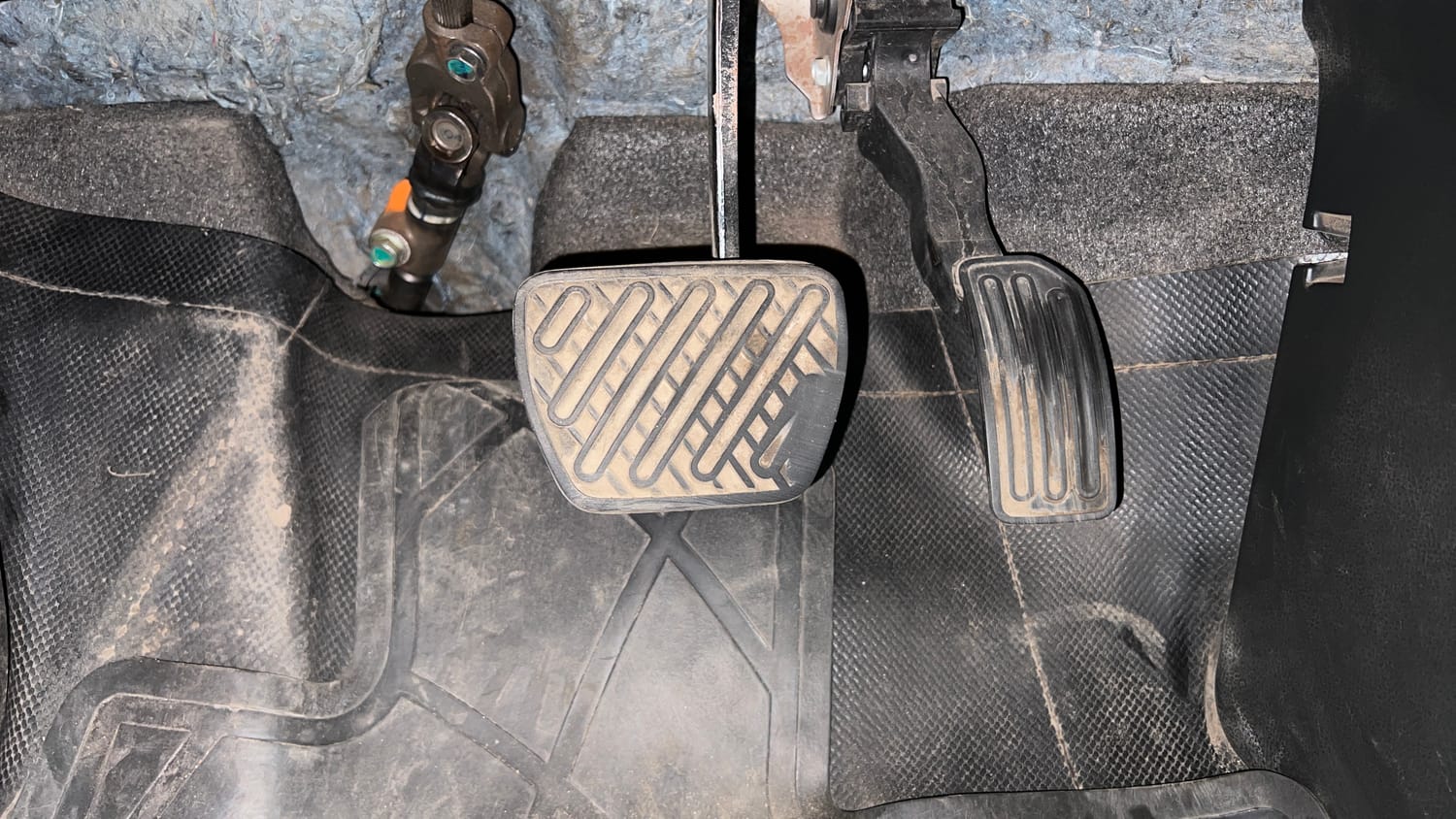 Used 2017 Nissan Sunny XV CVT Petrol Automatic interior PEDALS VIEW