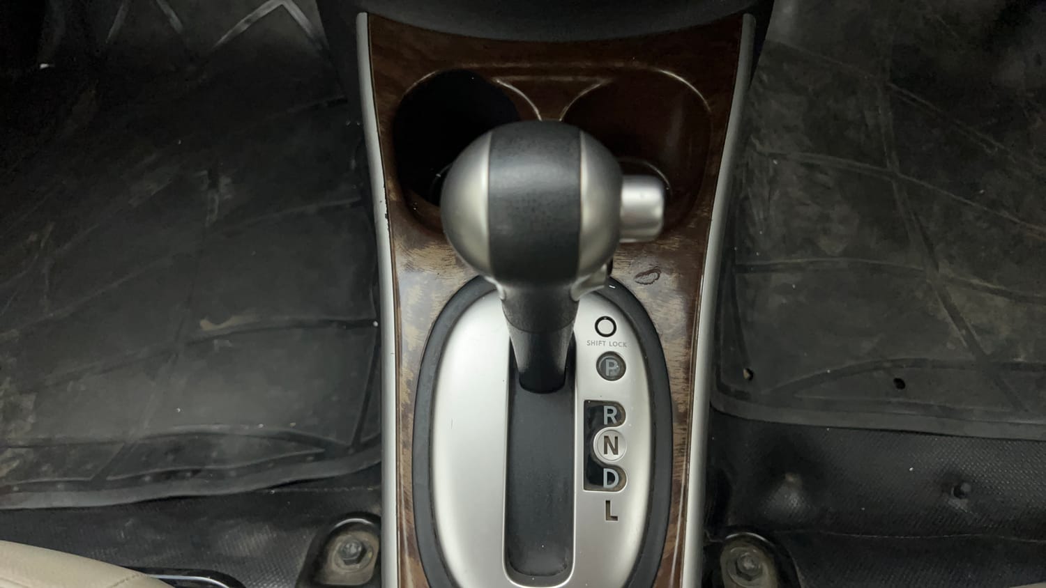 Used 2017 Nissan Sunny XV CVT Petrol Automatic interior GEAR  KNOB VIEW