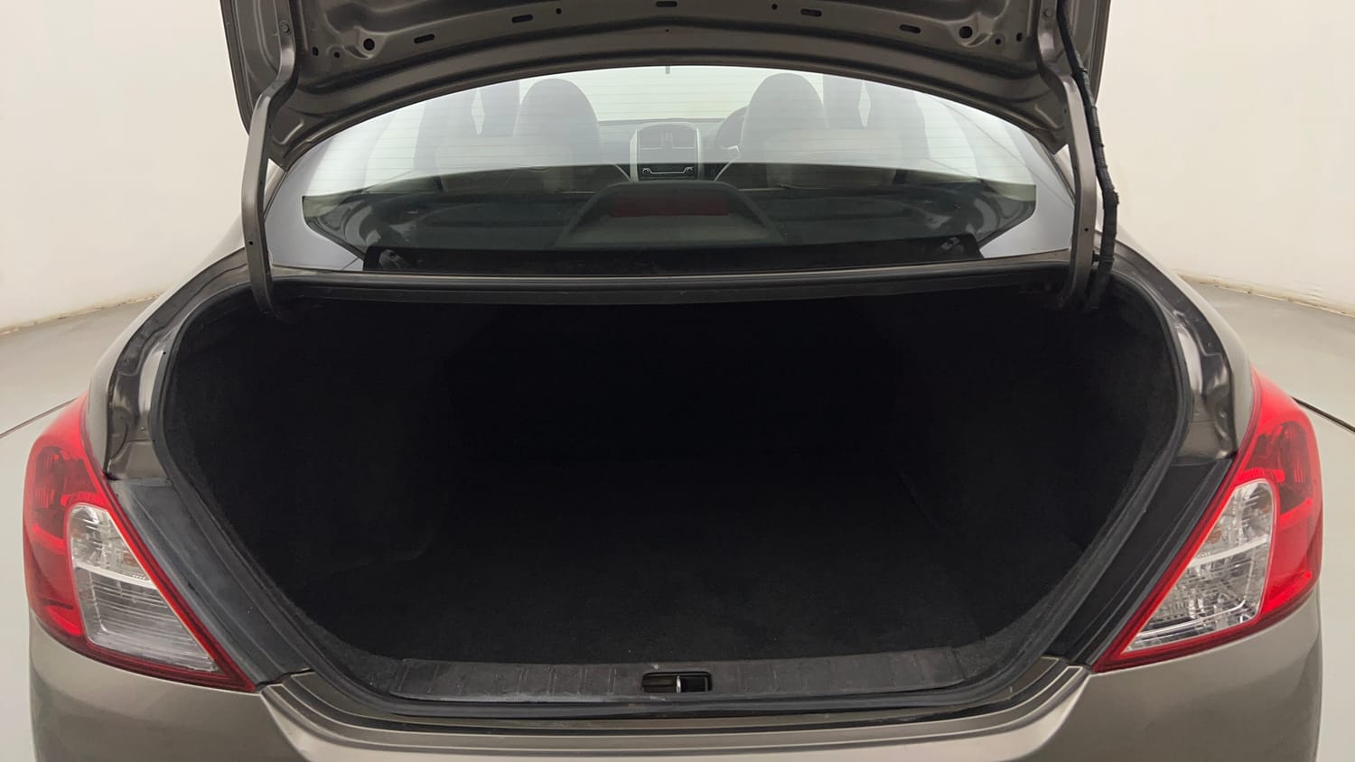 Used 2017 Nissan Sunny XV CVT Petrol Automatic interior DICKY INSIDE VIEW