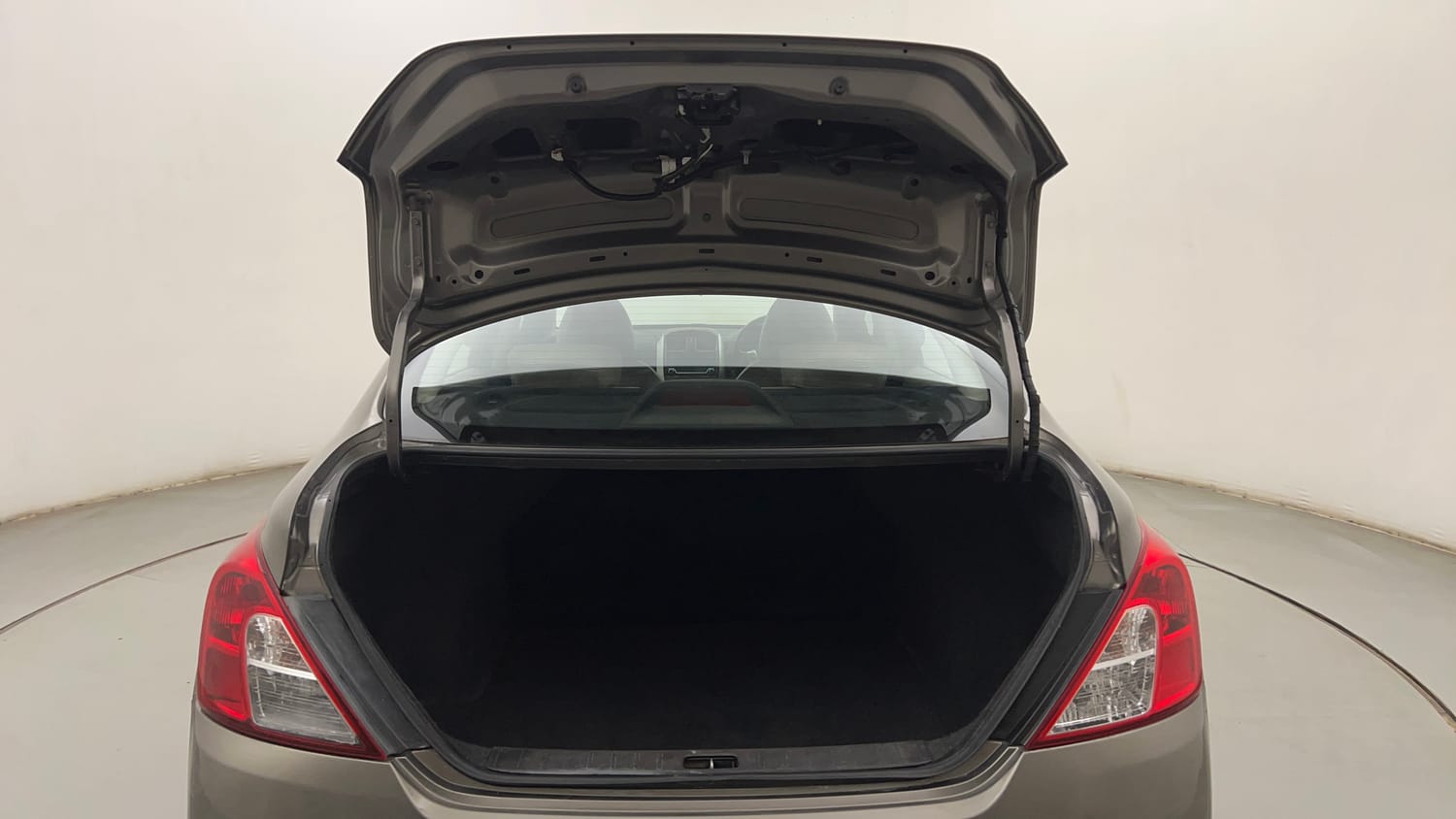 Used 2017 Nissan Sunny XV CVT Petrol Automatic interior DICKY DOOR OPEN VIEW