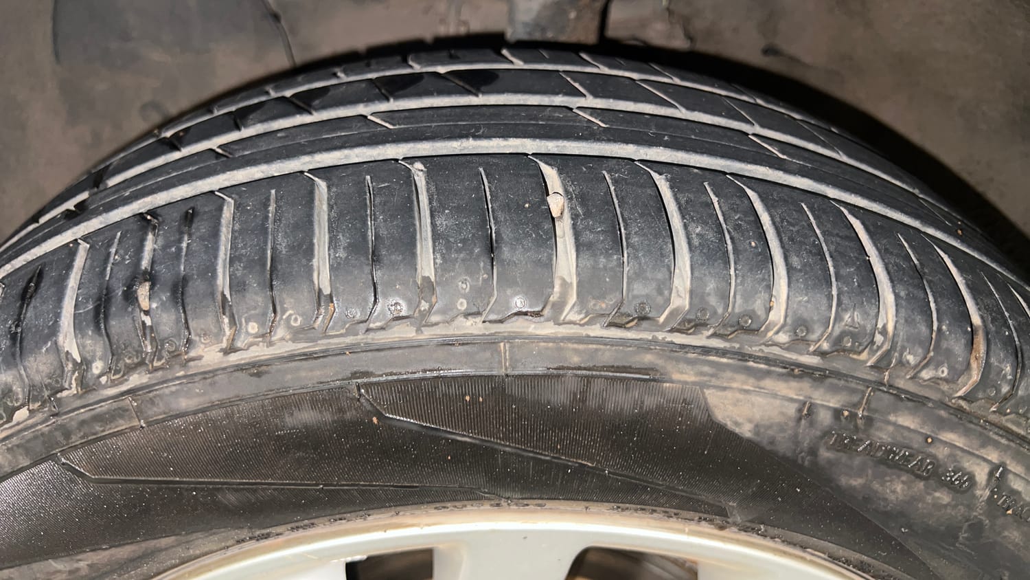 Used 2017 Nissan Sunny XV CVT Petrol Automatic tyres LEFT FRONT TYRE TREAD VIEW