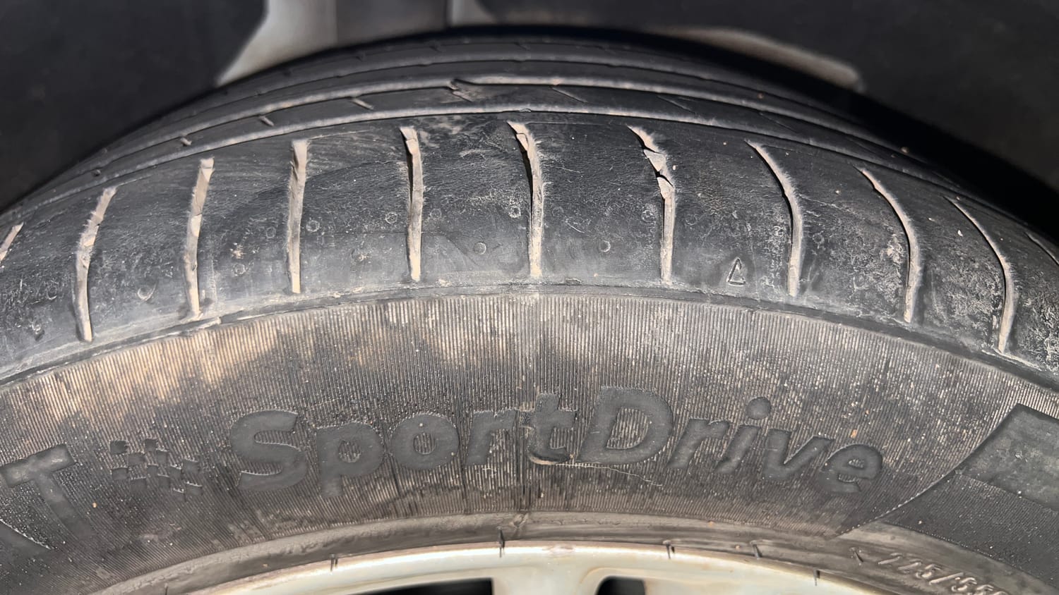 Used 2017 Jaguar XE Prestige Petrol Automatic tyres LEFT REAR TYRE TREAD VIEW