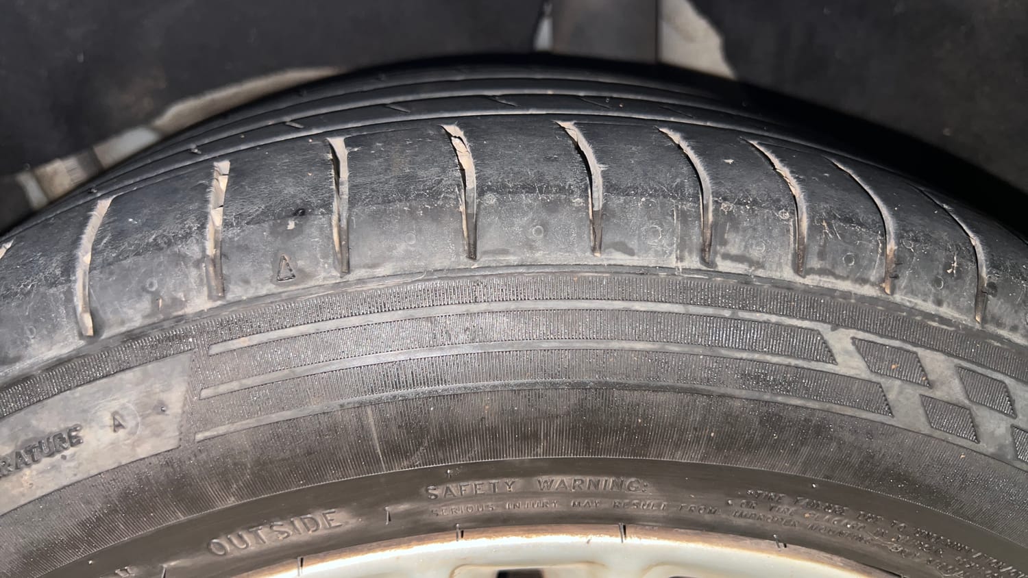 Used 2017 Jaguar XE Prestige Petrol Automatic tyres RIGHT REAR TYRE TREAD VIEW