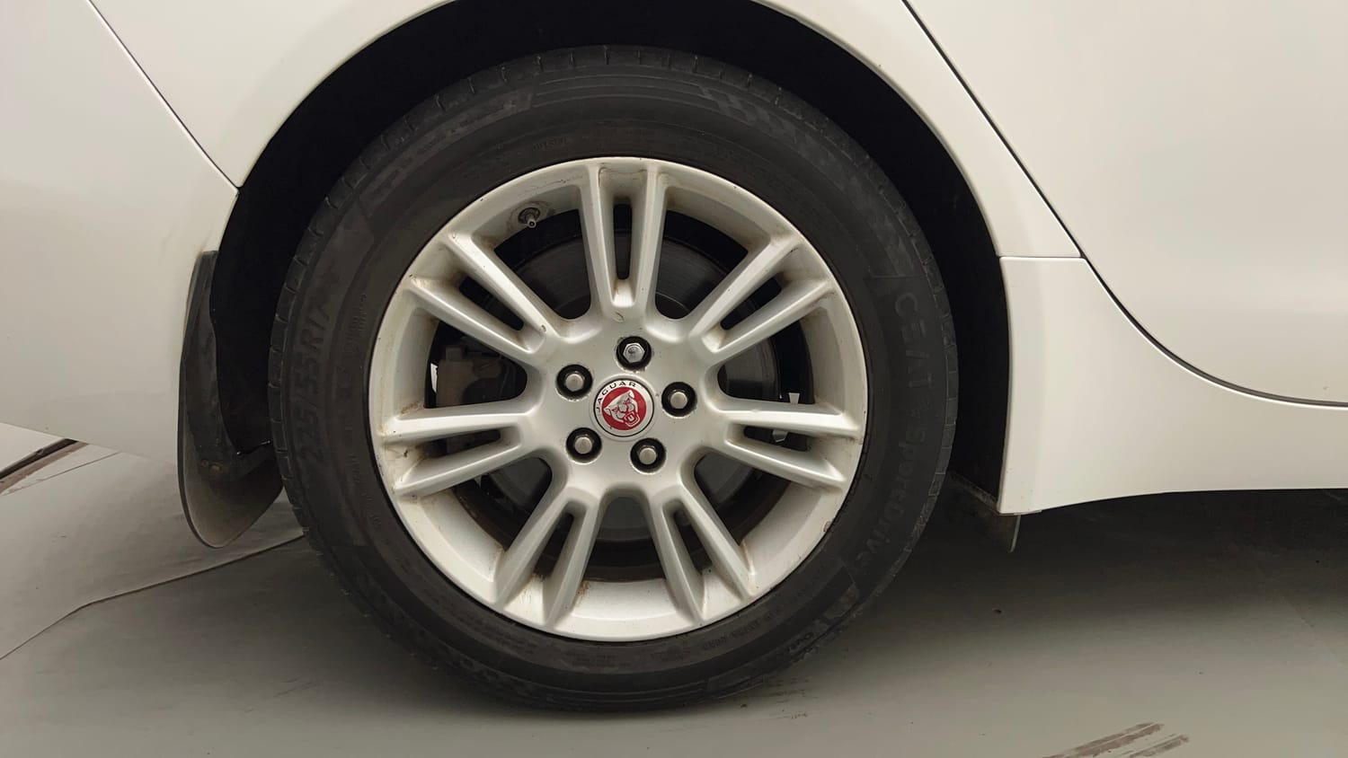 Used 2017 Jaguar XE Prestige Petrol Automatic tyres RIGHT REAR TYRE RIM VIEW