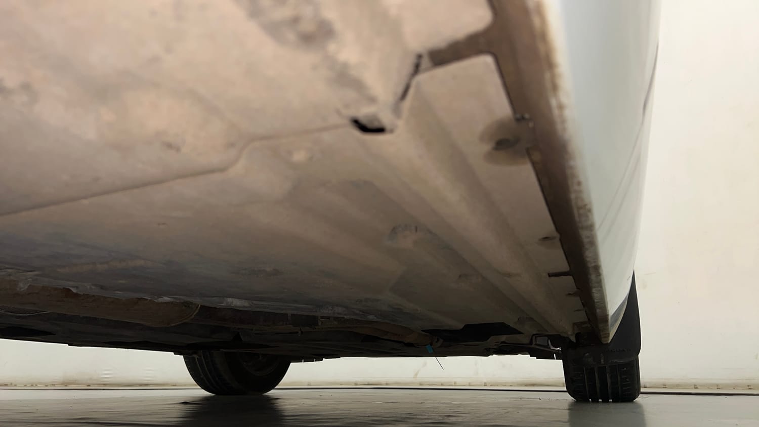Used 2017 Jaguar XE Prestige Petrol Automatic extra REAR RIGHT UNDERBODY VIEW