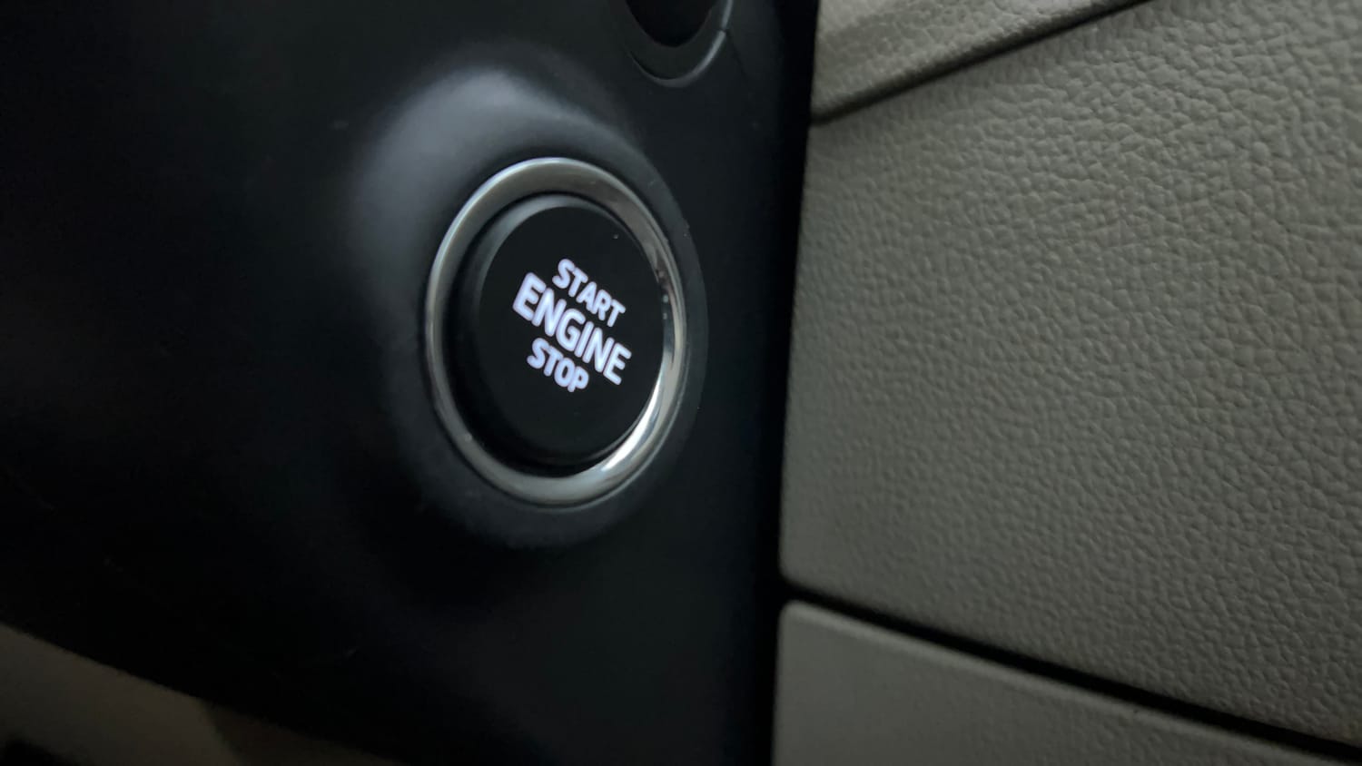 Used 2018 Skoda Superb L&K TSI AT Petrol Automatic top_features Keyless start